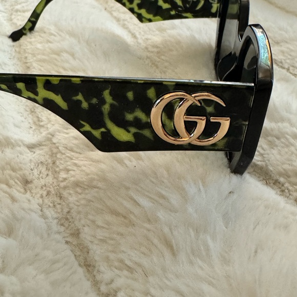 AUTHENTIC Gucci Green Tortoise Sunglasses - Picture 1 of 6